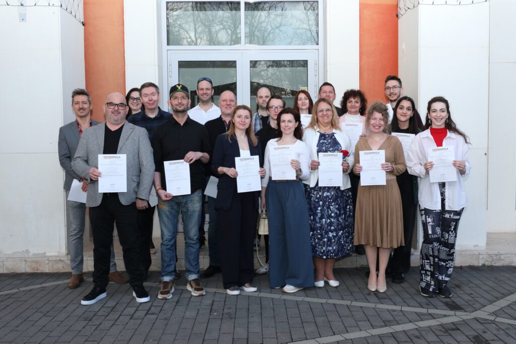 Fotó Art Fotósiskola tanítványainak fotókiállítás megnyitója